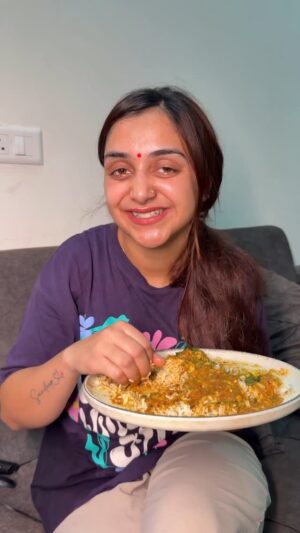 Megha Chaube Instagram - Rasam Rice Recipe 😍🤤
.
.
#shorts #trendingshorts #food #tasty #viral #meghachaube