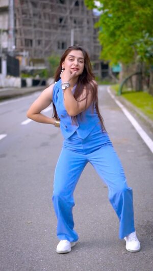 Megha Chaube Instagram - Sirra Dance By Megha 🔥😍
I Hope you Liked it♥️
.
.
 #shorts #trendingshorts #dance #song #viral #meghachaube