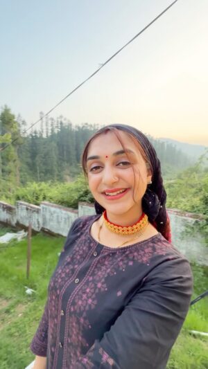 Megha Chaube Instagram - Kanch Chubne Wala Tha 😰
.
.
 #shorts #trending #minivlog #emotional #vlog #viral #meghachaube