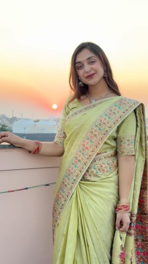 Megha Chaube Instagram - Chain ho Chain ho mere Dil ka ♥️🫣Sirf Tum..

.
#reels #trendingreels #songs #viral #newtrend #explore #evergreen #saree #outfit #meghachaube