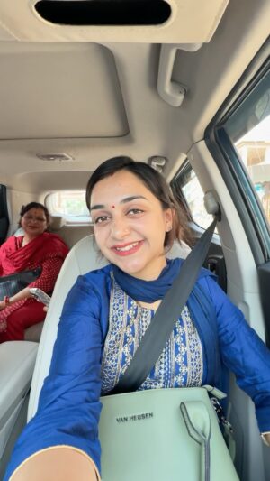 Megha Chaube Instagram - Meri Mummy Sasuraal Aai Hain🥹♥️ 
.
.
#shorts #trendingshorts #minivlog #viral #emotional #meghachaube