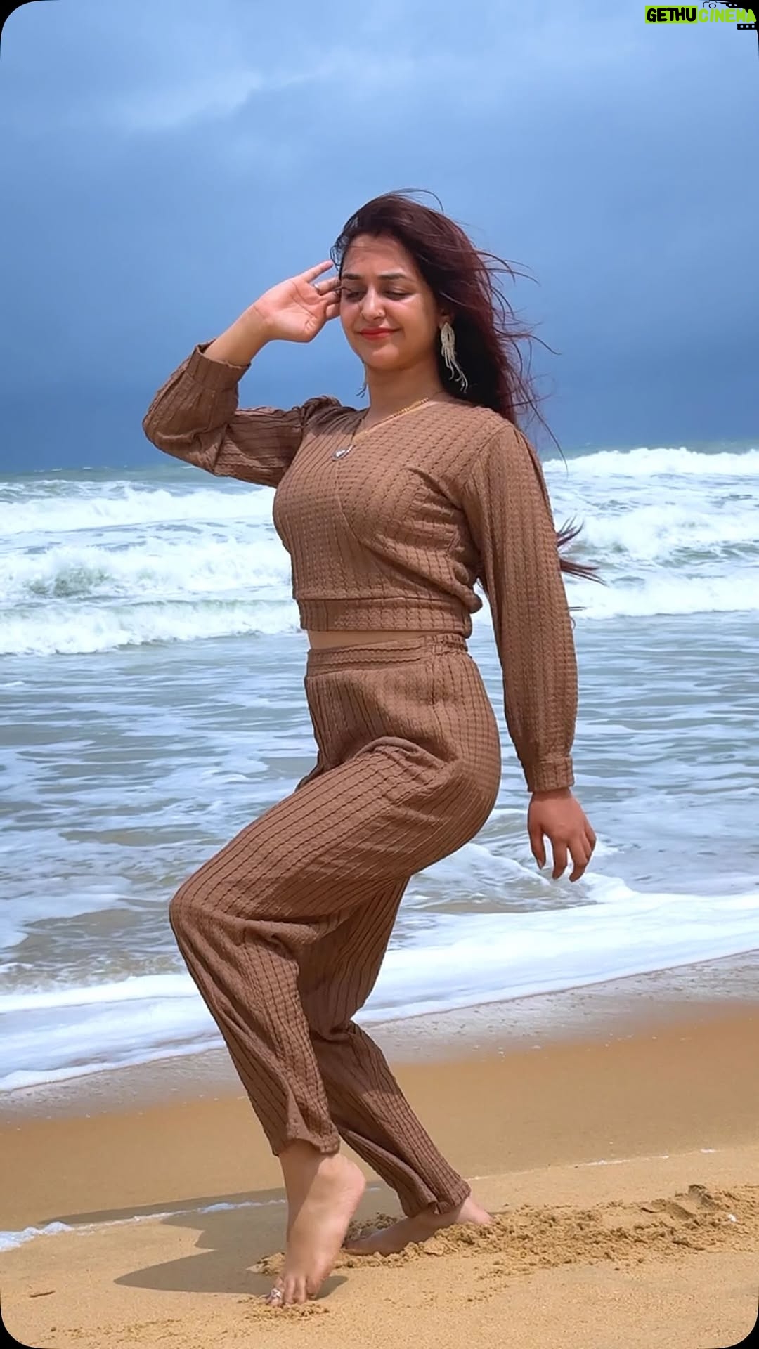Megha Chaube - 130.7K Likes - Besos Trend🔥😍Dance Cover♥️ 
.
.
#shorts #trendingshorts #dance #trend #viral #meghachaube