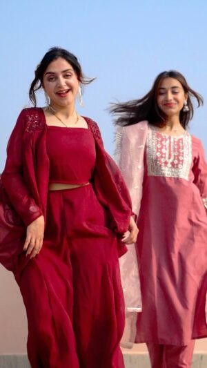 Megha Chaube Instagram - Aao Kabhi Haveli Pe 😍
.
.
 #shorts #trendingshorts #dance #duet #viral #song #explore #meghachaube