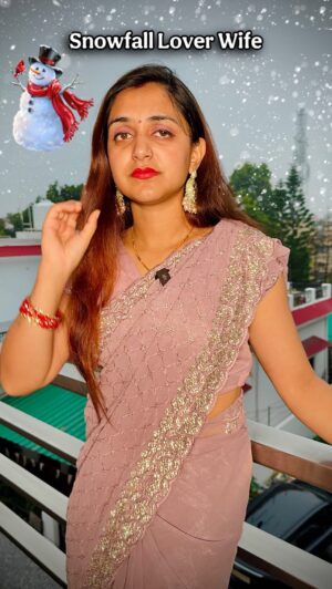 Megha Chaube Instagram - Naraaz Wife Ko Baraf Dekhni Hai 🫣⛄️❄️ 
.
.
#shorts #trendingshorts #cute #love #funny #meghachaube