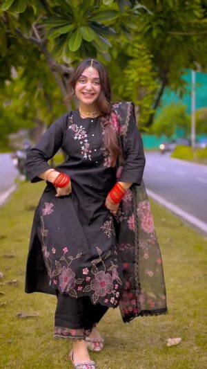 Megha Chaube Instagram - Jutti Meri 👀♥️ 
.
.
#shorts #trending #viral #viral #dance #beautiful #meghachaube