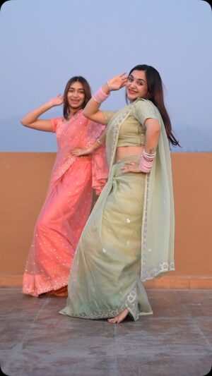 Megha Chaube Instagram - Tu Mera Sajan Ho♥️
.
.
 #shorts #trendingshorts #dance #duet #song #viral #meghachaube
