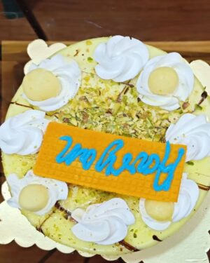 Megha Jayashree Pawar Instagram - Happy wala b'day little bittle cutie bro😘💕😍gbu chota teddu aaryu😘
.
#birthday #bday #party#instabday #bestoftheday #birthdaycake #cake #friends #celebrate #photooftheday #instagood #candle #candles #happy #young #old #years #instacake #happybirthday #instabirthday #born #family