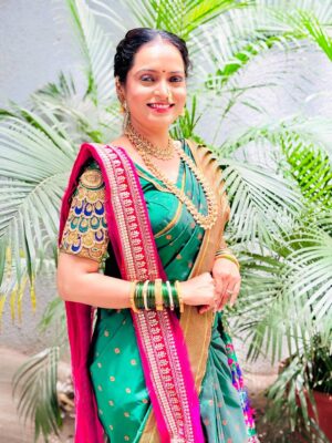 Megha Jayashree Pawar Instagram - जडला जीव तुझ्या या जिवा वरती..🧿🎀❤️‍🩹

#reveal #justwait #weddingvibes #saari #maharshtra #instadaily #instavibes