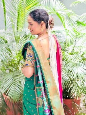 Megha Jayashree Pawar Instagram - जडला जीव तुझ्या या जिवा वरती..🧿🎀❤️‍🩹

#reveal #justwait #weddingvibes #saari #maharshtra #instadaily #instavibes