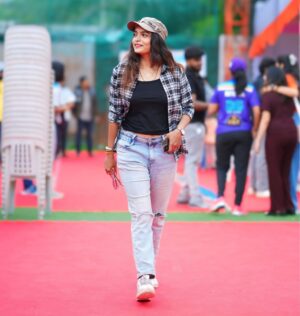 Megha Jayashree Pawar Instagram - खुद पर इतना भरोसा है कि, जहा कोई साथना दे वहा भी अकेली खडी हो सकती हु मै..😎💯💪🔥
.
.
pic ; @sonalclicks_24 ❤️
.
.
#strong #stronggirls #strongmindset #vibes #positivibes #new #alone #solitude #candid #selflove #explorepage #foryou #explore #picoftheday #photography #happy #click #celebrity #actor #motivation #influncer