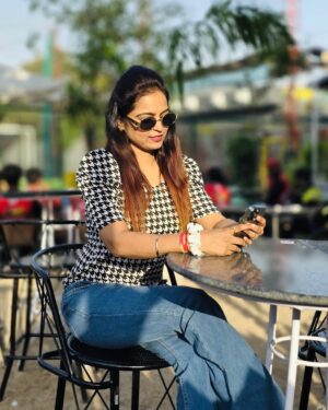 Megha Jayashree Pawar Instagram - Vibes 🖤✨
.
.
.
.
.
.
#newpost #smile #cute #love #vibes #trend #positivevibesalways #stronggirl #simple #simplelife  #candid