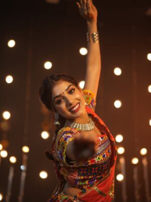 Megha Prasad Instagram - Lehenga swirls & dandiya twirls 🌸✨
Shot by - @_24frame
.
.
.
[Dandiya, Garba, Garba Nights, Navratri, Festival Look, Lahenga, Dance{
.
.
.
#ootd #dandiyanights #garba #fyp #explorepage #meghaprasad #festival #feativallook #love
