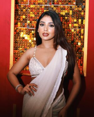 Megha Prasad Instagram - Malishka walked in, and suddenly, the background music was Desi Girl 🎶💃🏻 Bringing the sass, the glam, and the Priyanka Chopra magic! ✨🔥 #BollywoodQueen #MalishkaInStyle #DesiGirlMoment
Beautifully styled by these beautiful ladies!!
@shreya_nehal @tripzarora @akanshasingh427 @aakanshashukla0803 @official_ppandey15 🫶🏻
Keep showering love to #BhagyaLakshmi only on @zeetv @zee5 at 8pm everyday! 🩷
#Malishka #Zeetv #BollywoodNight
Shot by - @pramjeetstillphotographer
Hair - @dollybain
.
.
.
#meghaprasad #priyankachopra #desigirl #love #tvshow