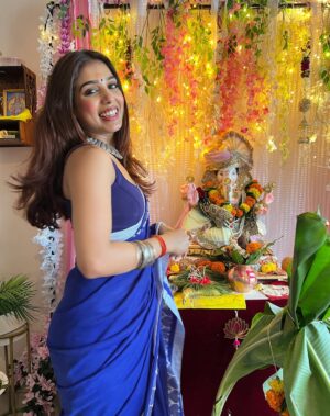 Megha Prasad Instagram - Ganesh Chaturthi glow hits different 🌼💕
Happy Ganesh Chaturthi 2025!! 🙏🏼
.
.
.
.
.
#ganeshchaturthi2025 #ganapatibappamorya #jaishreeganesh #meghaprasad #mumbai #love #mumbai