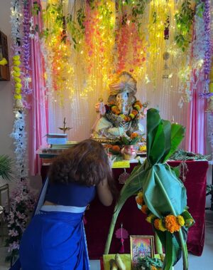 Megha Prasad Instagram - Ganesh Chaturthi glow hits different 🌼💕
Happy Ganesh Chaturthi 2025!! 🙏🏼
.
.
.
.
.
#ganeshchaturthi2025 #ganapatibappamorya #jaishreeganesh #meghaprasad #mumbai #love #mumbai