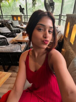 Megha Prasad Instagram - From prayers to pump, from set lights to cafe lights, from abs to brownies & wine nights ✨ all my moods, all my sides, one carousel.
.
.
.
.
.
.
#meghaprasad #mumbai #gym #workout #gymfit #salad #mood #actor #goals