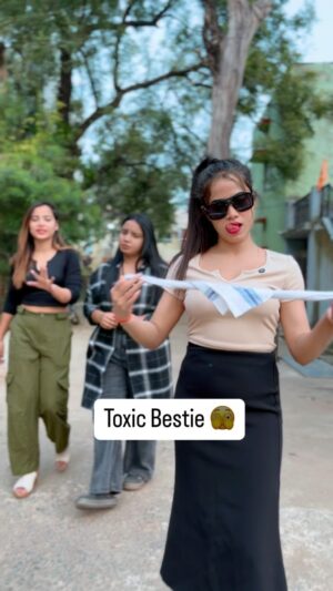 Megha Sahu Instagram - Toxic Bestie 🫣😝
#bestie #bestfriends #friendship #funny #comedy #viral #reelsinstagram #foryou #explore