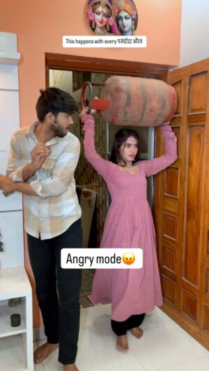 Megha Sahu Instagram - This happens with every पसंदीदा औरत 😂 
#couplegoals #husbandandwife #relationshipgoals #funny #comedy #viral #reels #reelsinstagram #foryou #explore