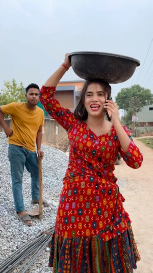 Megha Sahu Instagram - छत्तीसगढ़ी :- लबरी टुरी 😂 
#couplegoals #cg #cgreels #chhattisgarh #funny #comedy #reels #viral #reelsinstagram #foryou #explore