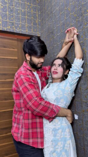 Megha Sahu Instagram - Top priority…food is food 💯🥺
#couplegoals #relationshipgoals #foodie #foodlover #funny #comedy #viral #reels #reelsinstagram #foryou #explore
