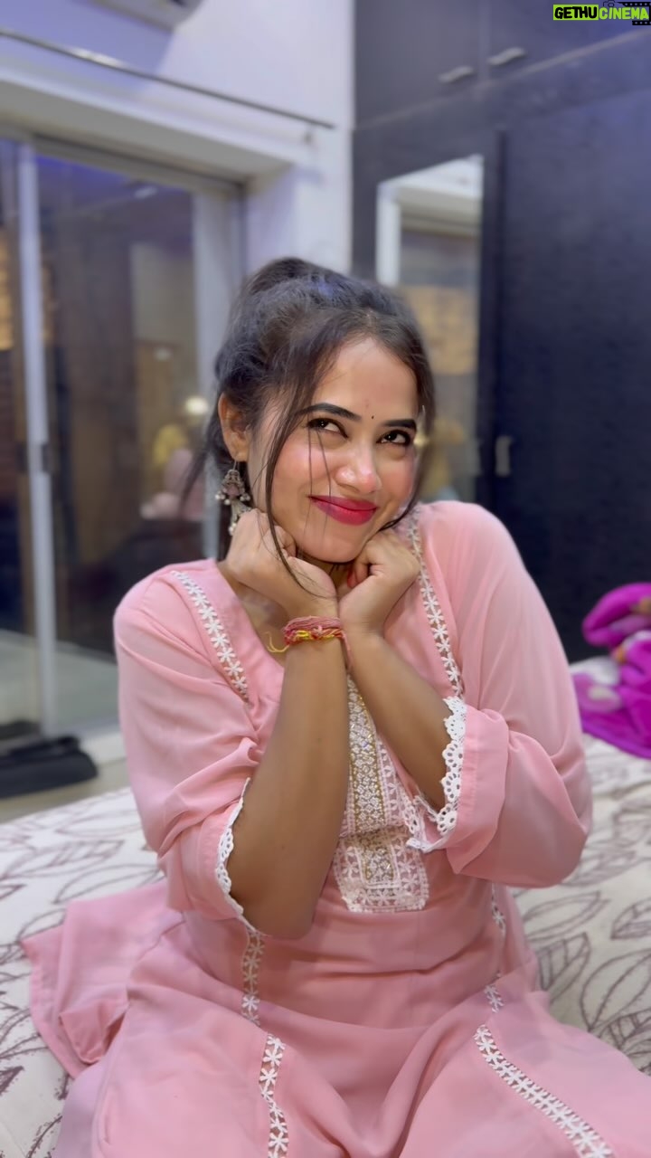 Megha Sahu - 1.1 Million Likes - The real ‘Gentleman’ 🤗
#couplegoals #husbandandwife #marriage #happymarriedlife #viral #reels #reelsinstagram #foryou #explore