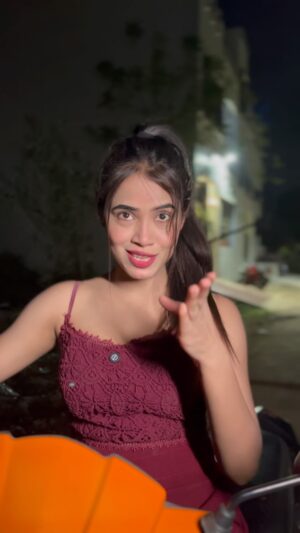 Megha Sahu Instagram - ज़्यादा ज़ुबान चलाने का नतीजा 🤐😂 
#couplegoals #funny #comedy #viral #trending #reels #reelsinstagram #foryou #explore