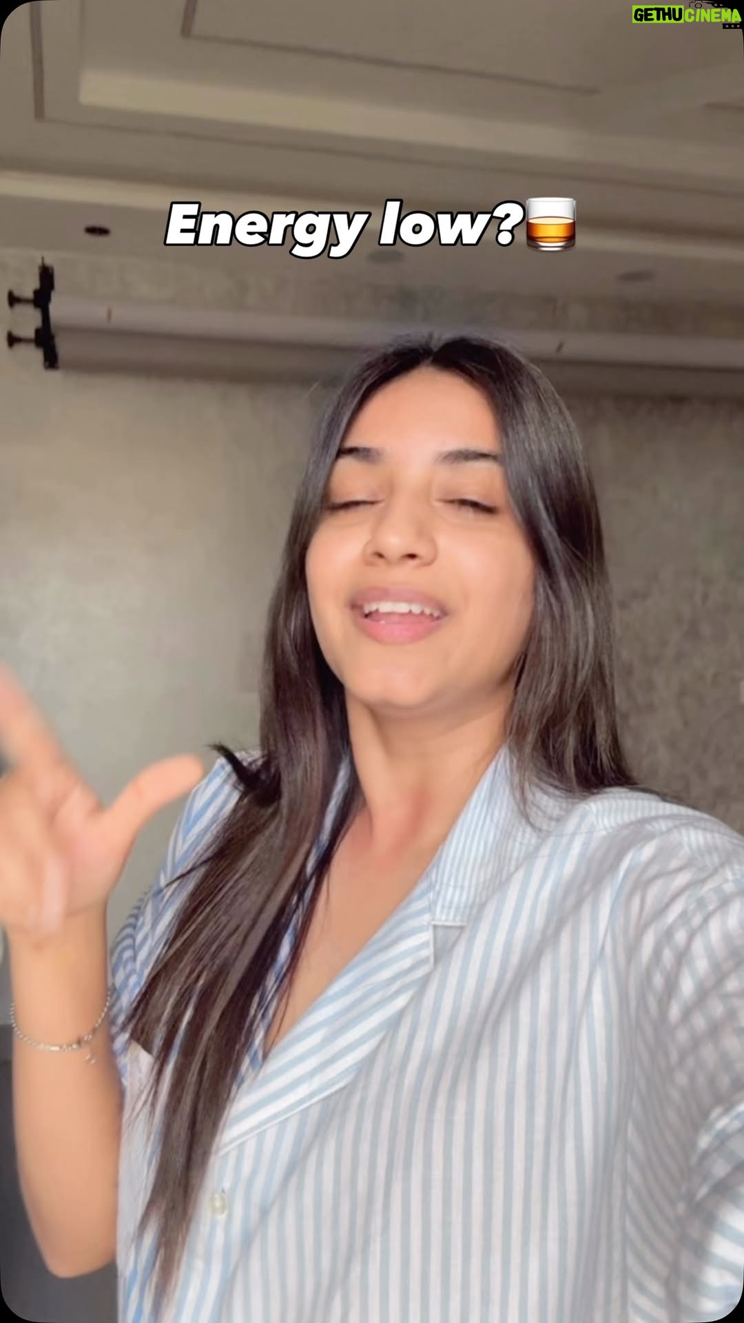 Megha Sukhija - 29.5K Likes - Teri hi baat hori hai dost🥵

#relatable #health #weather #lowenergy #relatablememes
