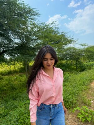 Mehak Bhagtani Instagram - Kuch toh hua hai💕
(Coz currently m obsessed with this shade of pink)🤯
.
.
#trend #explore #fyp #viral #dailypost #cute #pink