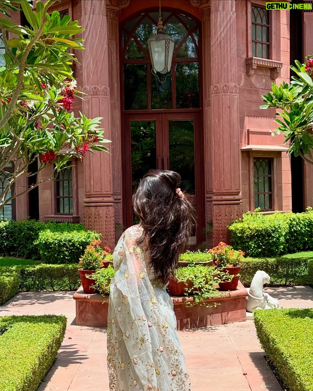 Mehak Bhagtani - 41.7K Likes - इश्क़ ka रंग Safed पिया!🦢🐚🪷🌙
.
.
.
.
.
#trend #viral #explore #fyp