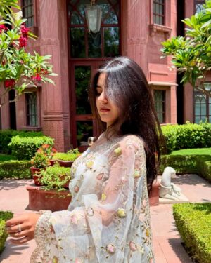Mehak Bhagtani Instagram - इश्क़ ka रंग Safed पिया!🦢🐚🪷🌙
.
.
.
.
.
#trend #viral #explore #fyp