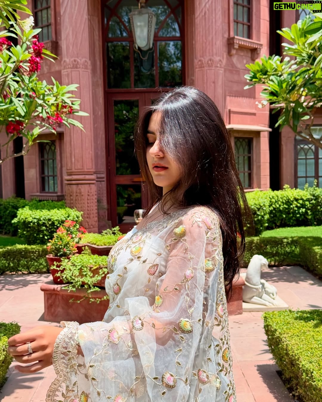 Mehak Bhagtani - 41.7K Likes - इश्क़ ka रंग Safed पिया!🦢🐚🪷🌙
.
.
.
.
.
#trend #viral #explore #fyp