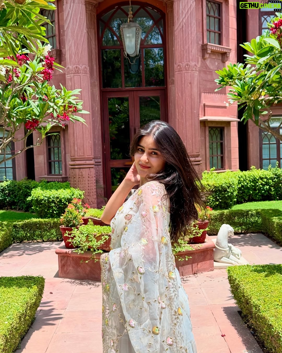 Mehak Bhagtani - 41.7K Likes - इश्क़ ka रंग Safed पिया!🦢🐚🪷🌙
.
.
.
.
.
#trend #viral #explore #fyp
