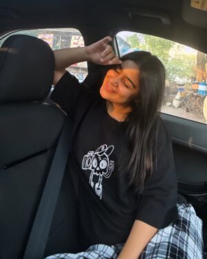 Mehak Bhagtani Instagram - Be your own POOKIE 🎀 and stay sukhi because others will always make you dukhi😼😸
.
.
.
#fyp #explore #viral #trending