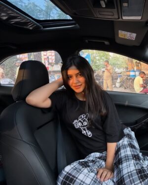 Mehak Bhagtani Instagram - Be your own POOKIE 🎀 and stay sukhi because others will always make you dukhi😼😸
.
.
.
#fyp #explore #viral #trending