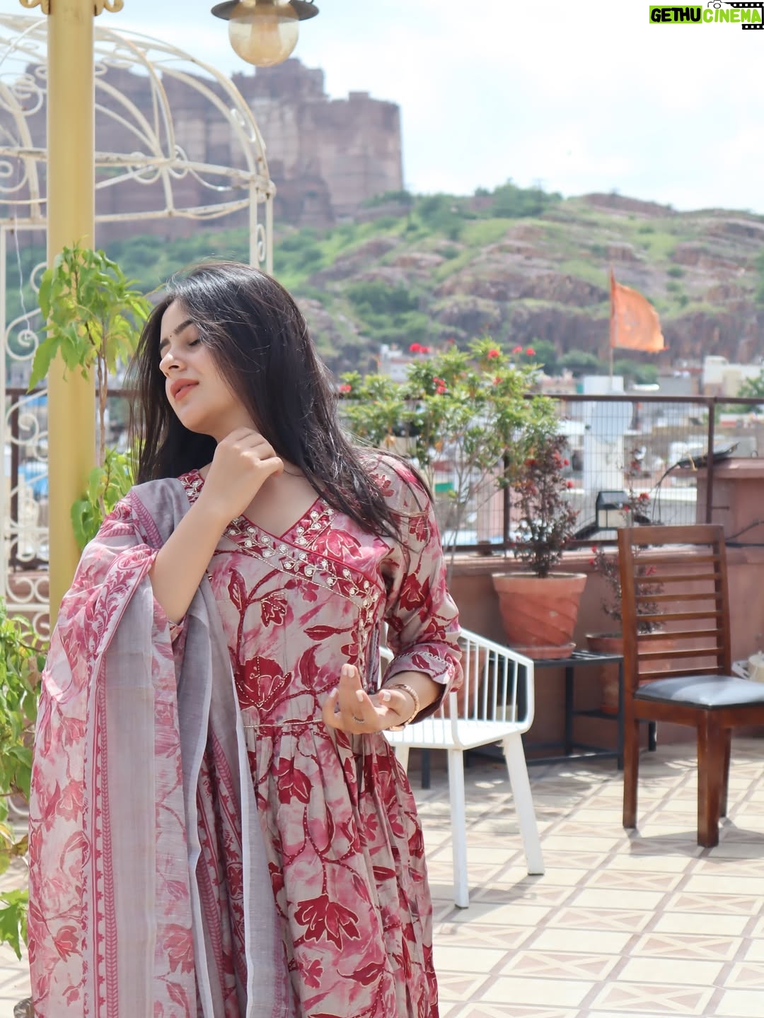 Mehak Bhagtani - 43K Likes - Aavan javan de🫴🏻
.
.
.
.
.
#trend #viral #fyp #explore  #explorepage✨ #viral #cute #fyp #contentcreator #socialmedia #instagram #discoverme