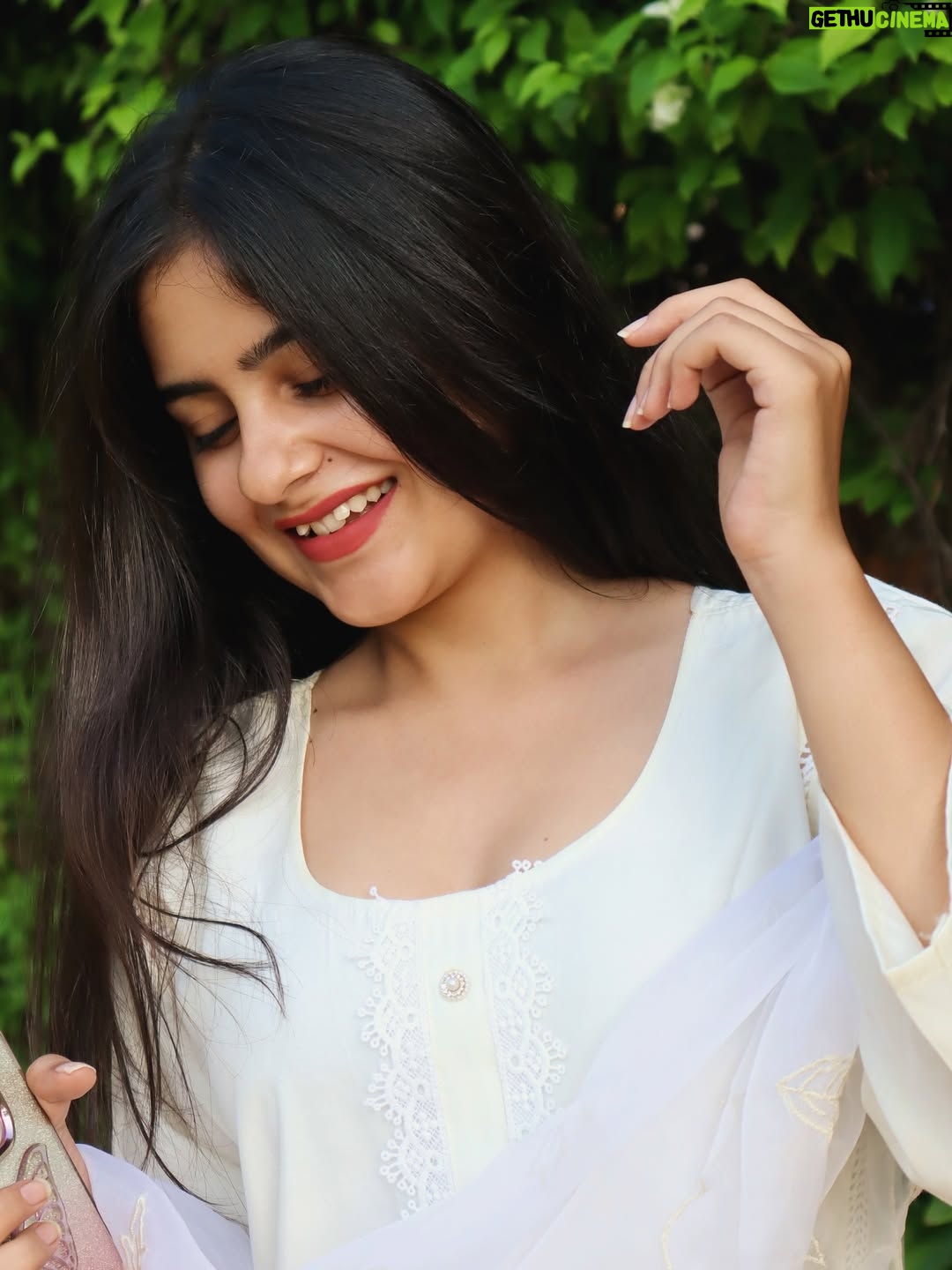 Mehak Bhagtani - 32.9K Likes - Ishq ka rang सफ़ेद 🤍
.
.
Clicked by @raiden.socialite ❤️
Outfit @laadliofficiall 
.
#suit #trend #fyp #explore #traditional #whitesuit