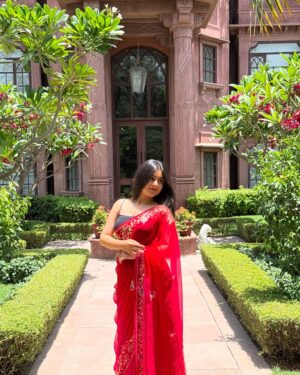 Mehak Bhagtani Instagram - इश्क़ तेरा lae dooba🥀
:
:
Saree from @deepkala_sarees_
:
:
:
#trend #viral #explore #fyp
