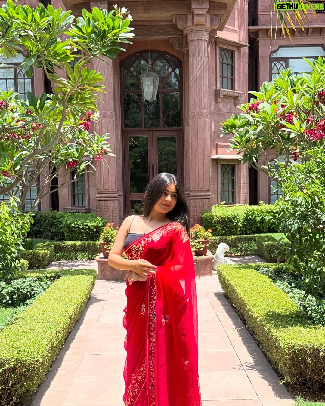 Mehak Bhagtani - 12.5K Likes - इश्क़ तेरा lae dooba🥀
:
:
Saree from @deepkala_sarees_ 
:
:
:
#trend #viral #explore #fyp