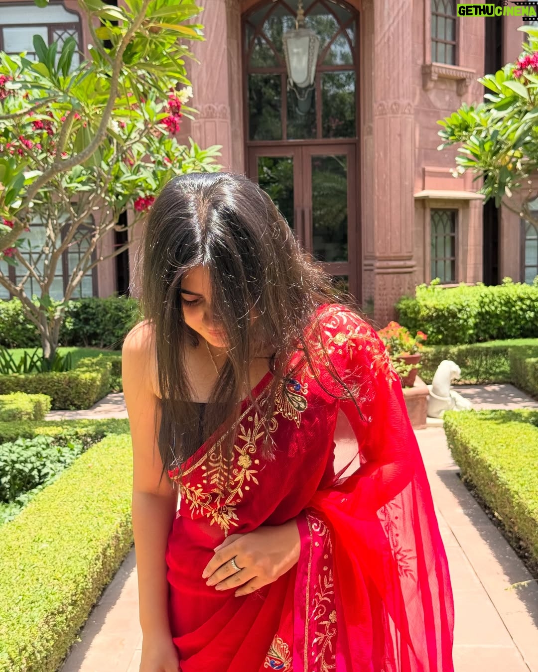 Mehak Bhagtani - 12.5K Likes - इश्क़ तेरा lae dooba🥀
:
:
Saree from @deepkala_sarees_ 
:
:
:
#trend #viral #explore #fyp