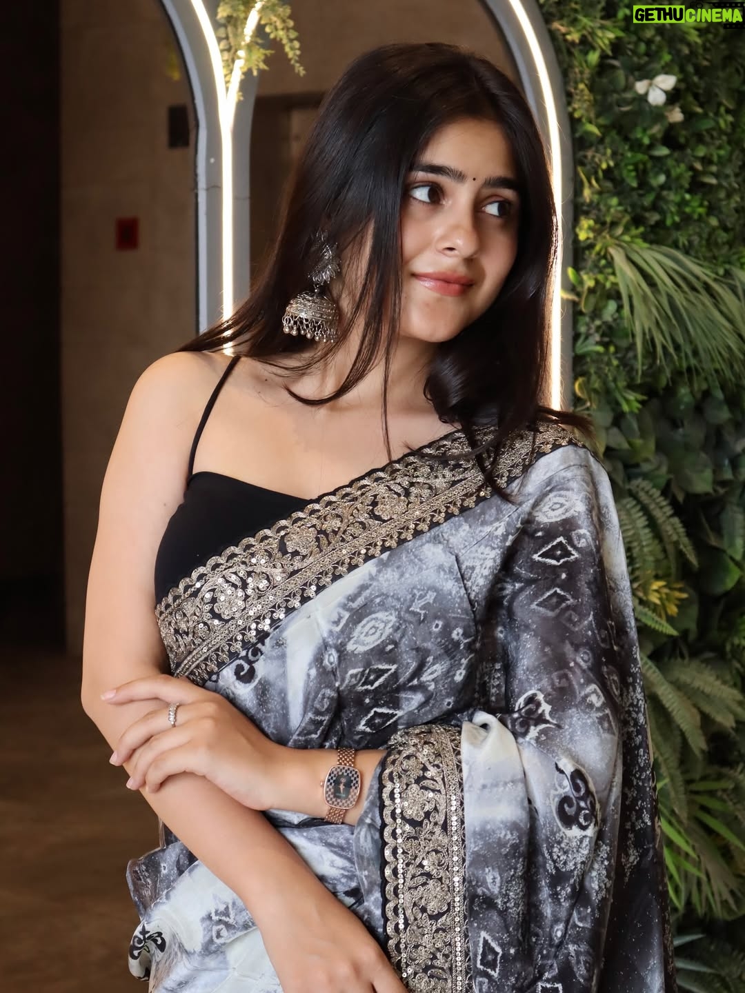 Mehak Bhagtani - 43.7K Likes - Soniye🩶

Saree from @suryaboutiquejodhpur 
:
:
:
:
#trend #explore #viral #fyp