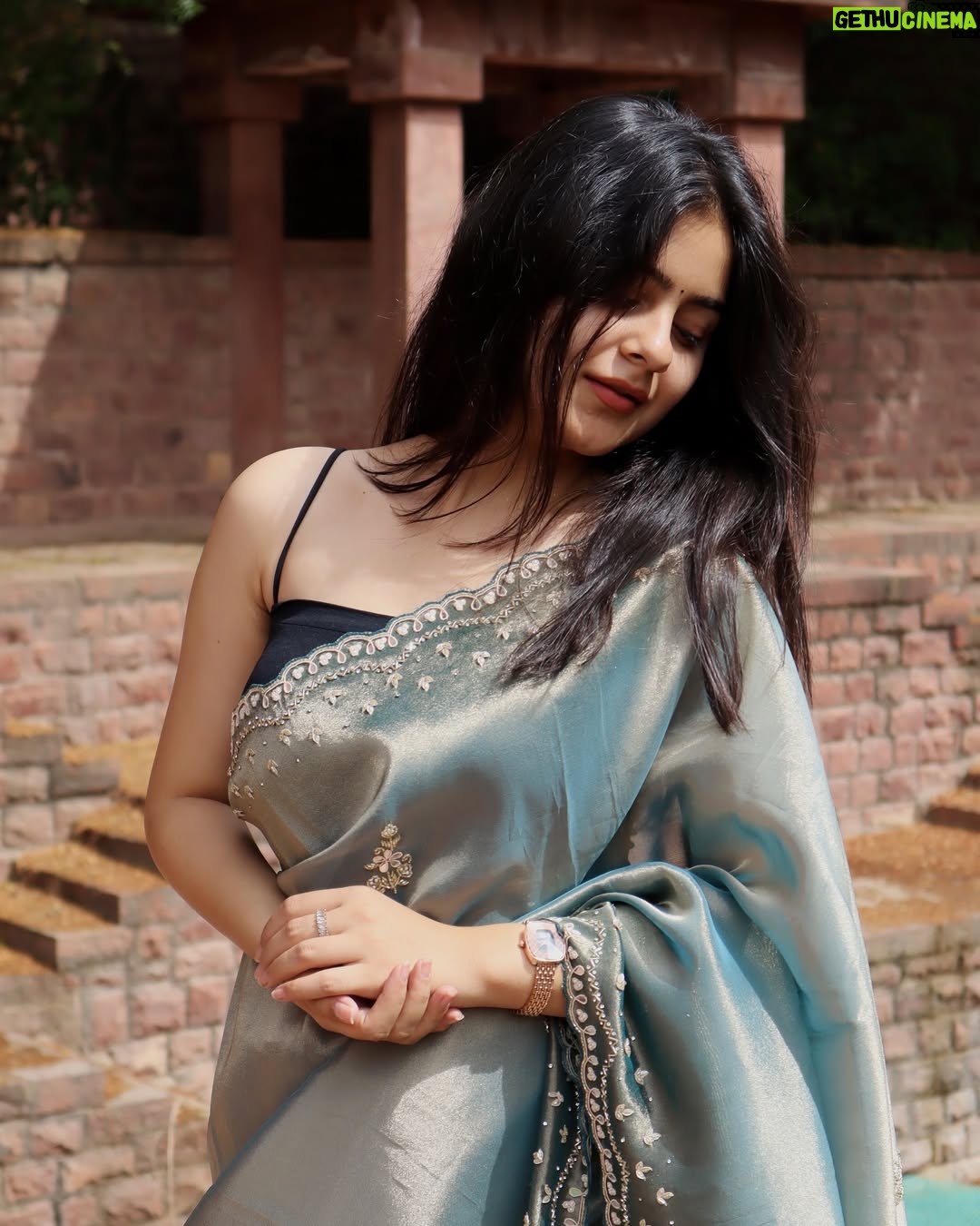 Mehak Bhagtani - 17.9K Likes - You know my never ending love for sarees🦚
.
.
.
.
.
#trend #fyp #viral #explore #explorepage✨ #post