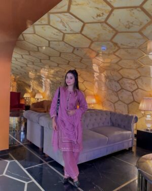 Mehak Siddiqui Instagram - Wearing @rangoon_clothing_pk
#mehaksquad9556