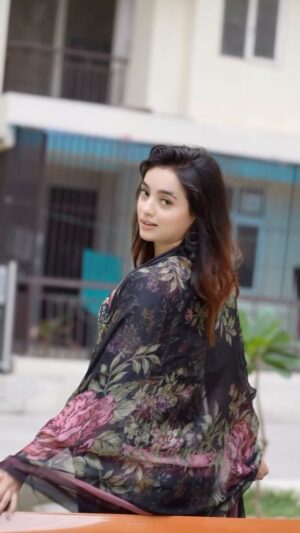 Mehak Siddiqui Instagram - Outfit from @mf_collection02 
Check there more collection 🦋 
#mehaksquad9556