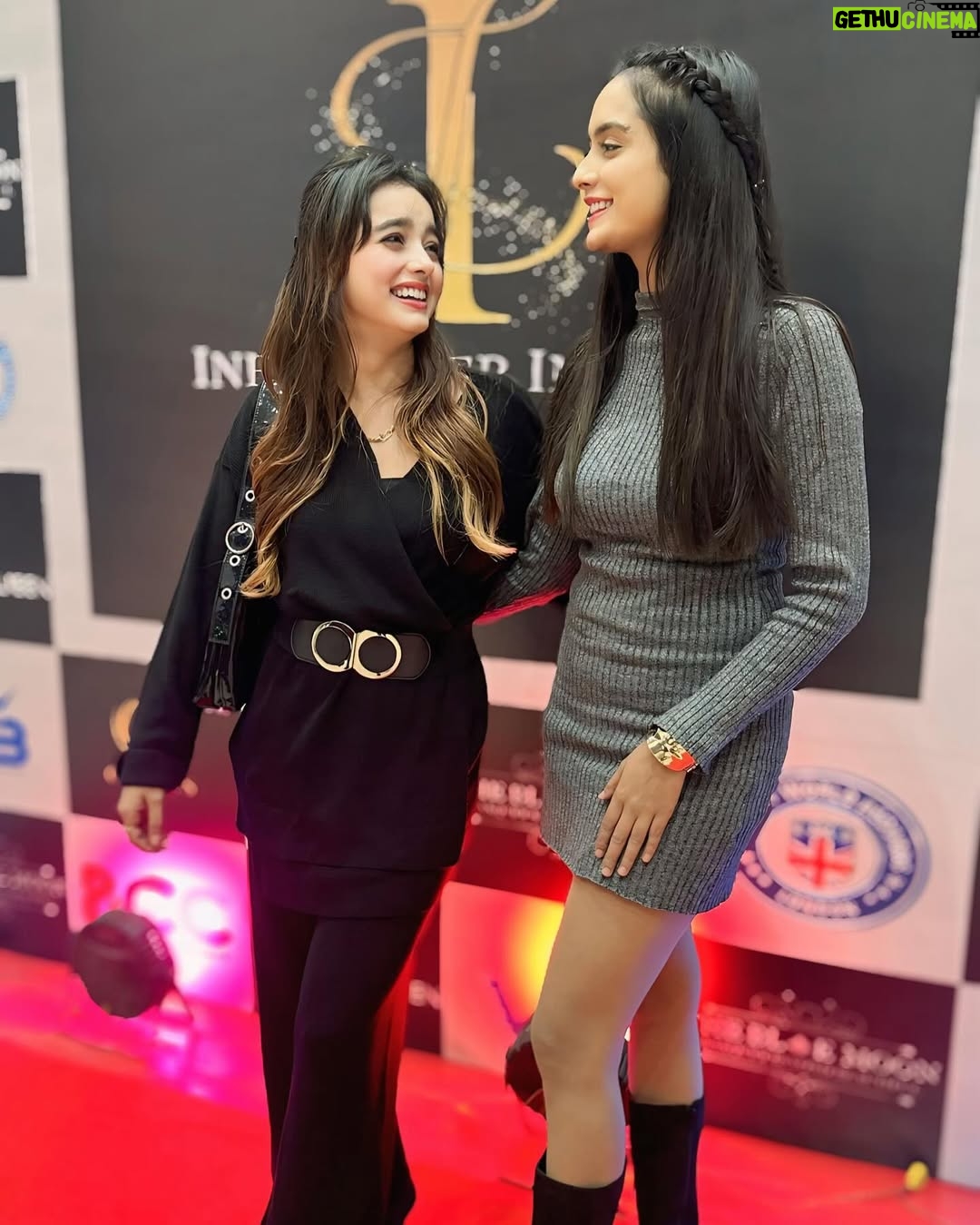 Mehak Siddiqui - 56.1K Likes - ❤️
#mehaksquad9556
