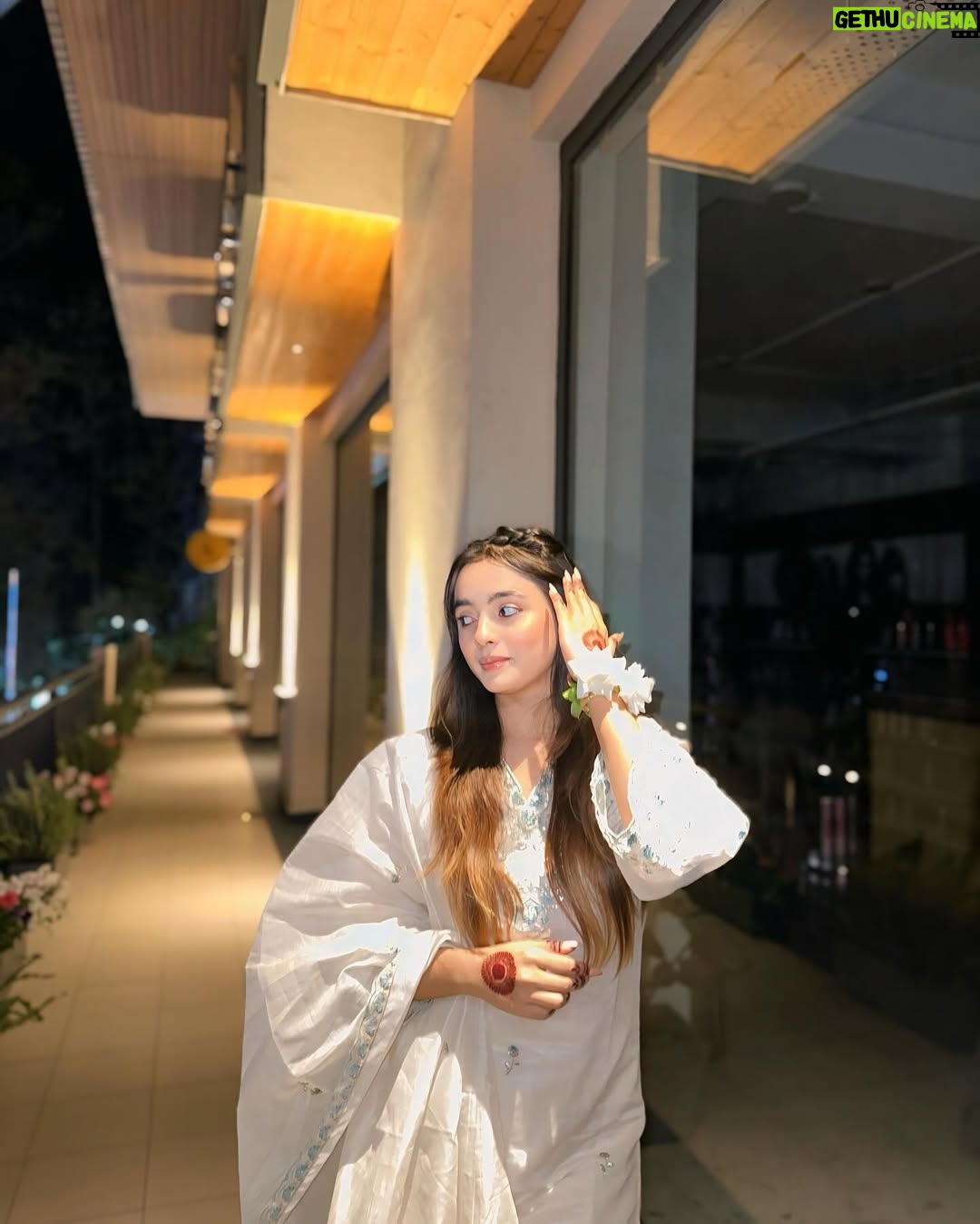 Mehak Siddiqui - 75.9K Likes - Chand raat mubarak🌙
#mehaksquad9556