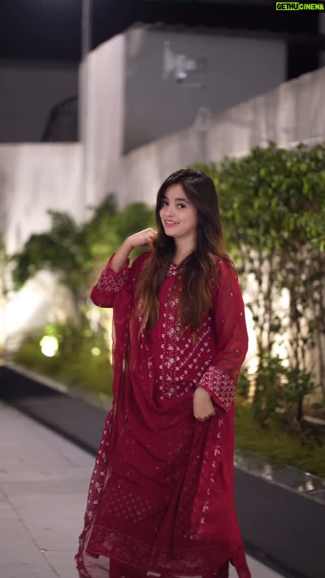 Mehak Siddiqui - 27.4K Likes - Wearing @rangoon_clothing_pk 
#mehaksquad9556