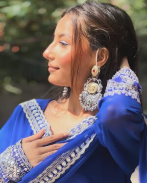 Mehek otwal Instagram - Aise na yu dekho 👀 jaanam❤️