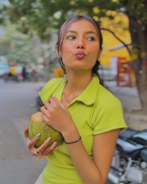Mehek otwal Instagram - गर्मियों के दिन शुरू 🥭🍉🥒🍦🧃🧊🧉

#summertime 
#summerstyle 
#summerdrinks