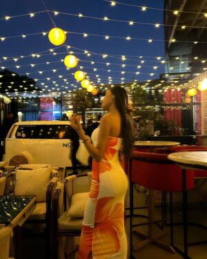 Mehek otwal Instagram - Evening 🧡