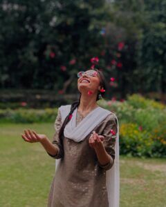 Actress Mehek otwal HD Photos and Wallpapers April 2025